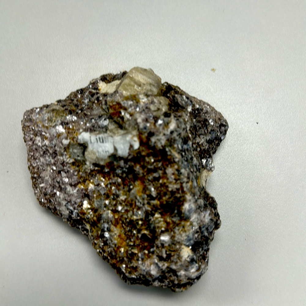 Lepidolite & quartz - Picture 2 of 7